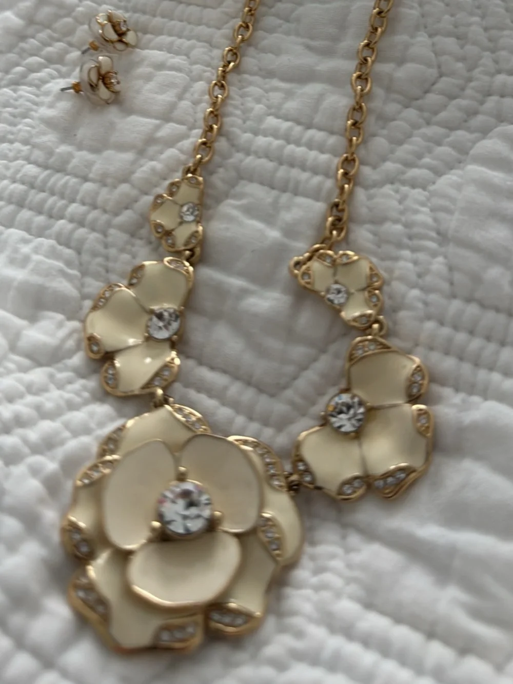 Kate Spade Gold Tone Ivory Flower Statement Necklace and Earrings Set